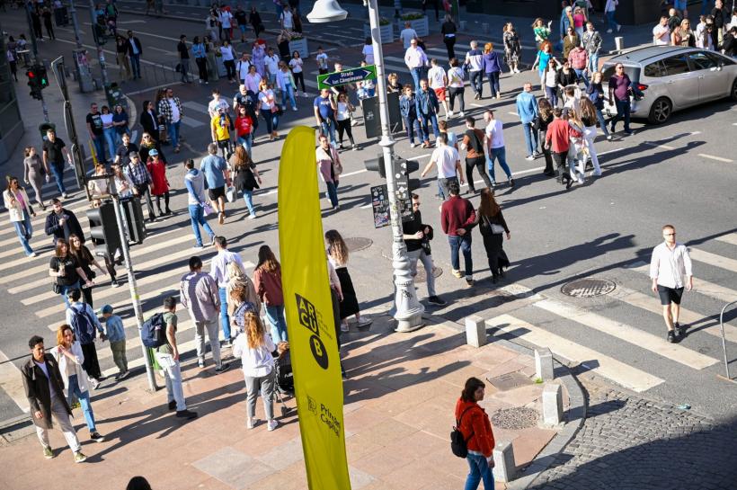În weekendul 11-12 mai,  „Străzi deschise, București – Promenadă Urbană” activează strada Pajurei din sectorul 1 al Capitalei, iar Calea Victoriei redevine zona preferată a bucureștenilor și turiștilor