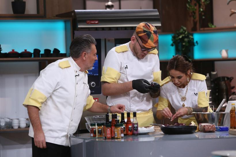 Battle-ul decisiv la Chefi la cuțite: diseară se stabilesc semifinaliștii sezonului 13 al show-ului culinar 18898182