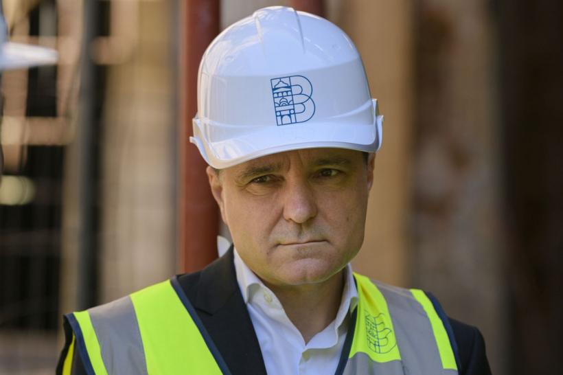 Primăria lui  Nicușor a dat  11 milioane €  pe „supervizare”  și „asistență  tehnică” 18898099