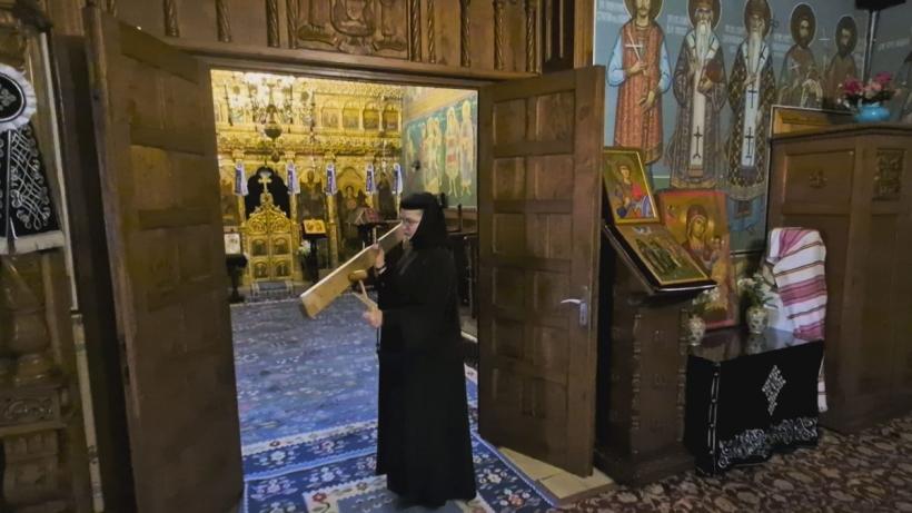 Când crucea atrage bolovani. Patimile călugărilor români din Țara Sfântă 18898095