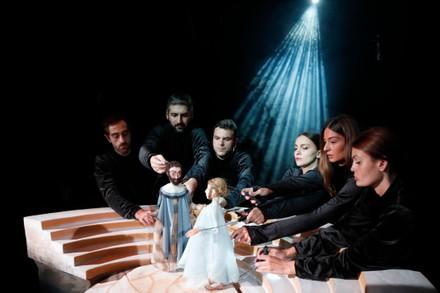 Capitala teatrală a lumii se mută la Craiova. Începe Festivalul Internațional Shakespeare 18898594