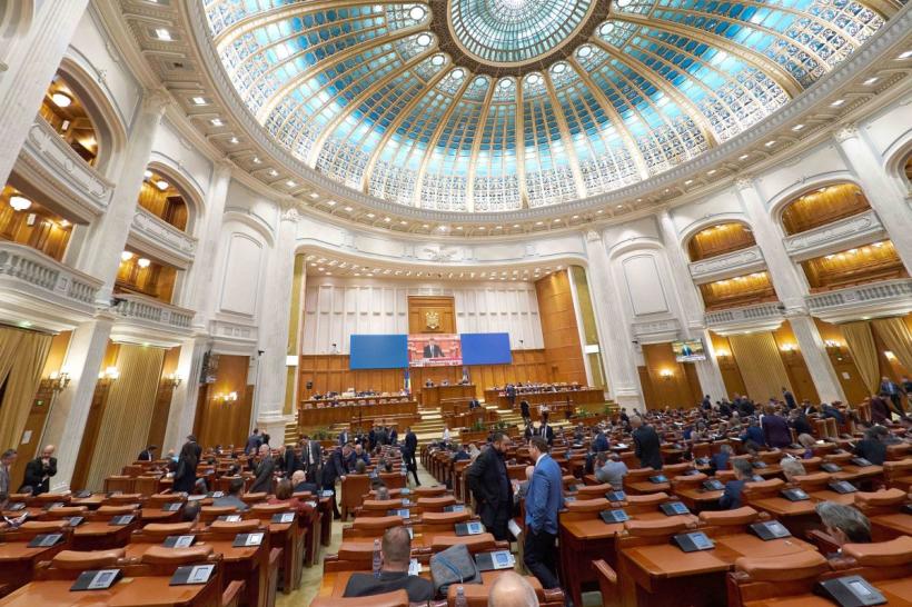 Legea care ar obliga statul să-și achite datoriile către cetățeni și firme, sub sancțiunea executării silite, zace de trei ani în Parlament 18898779