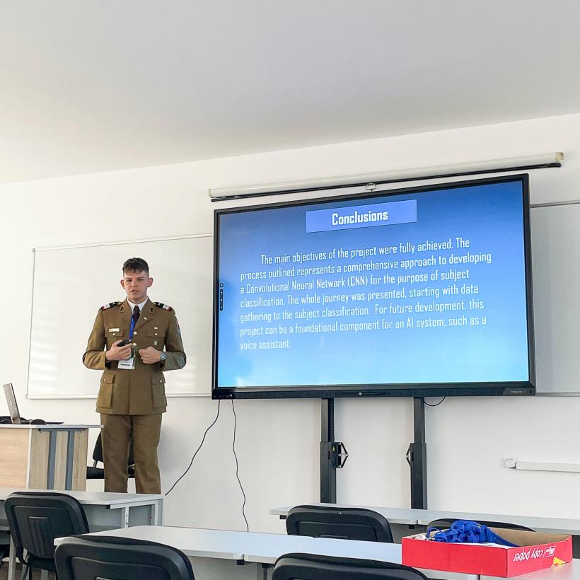 Excelență: Radu Plic,  student de la Academia Forțelor Terestre din Sibiu, a creat un algoritm revoluționar de tip „deep learning” creat de un 18898993