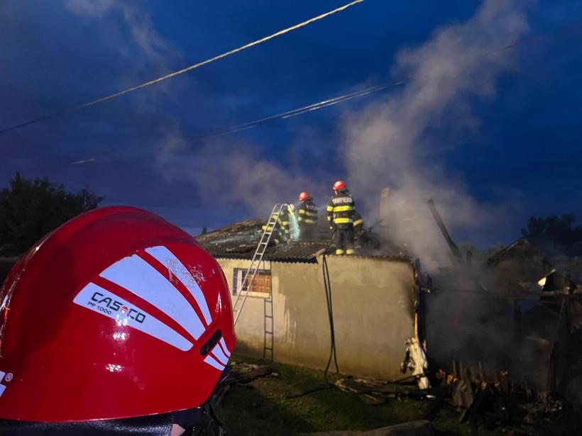 Incendiu devastator la Tulcea: Un bărbat a ars de viu în locuința sa care a luat foc 18898978