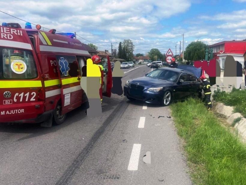 Copil rănit într-un accident cu trei mașini pe o șosea din județul Argeș 18899090