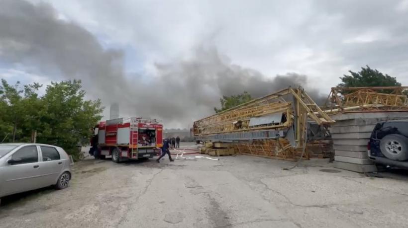 Incendiu de amploare în Timișoara. O parcare de tiruri a luat foc 18899157