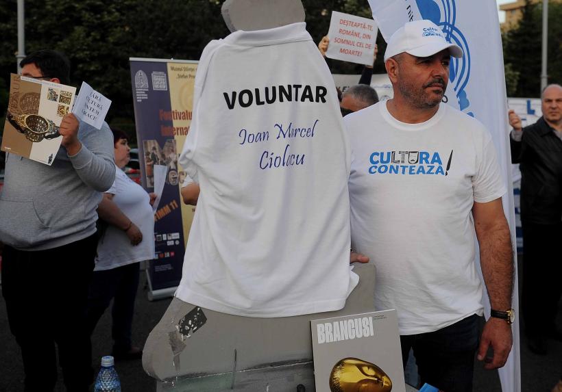 Noaptea muzeelor închise: Oamenii de la „cultură” au salarii de mii de euro pe lună 18899198