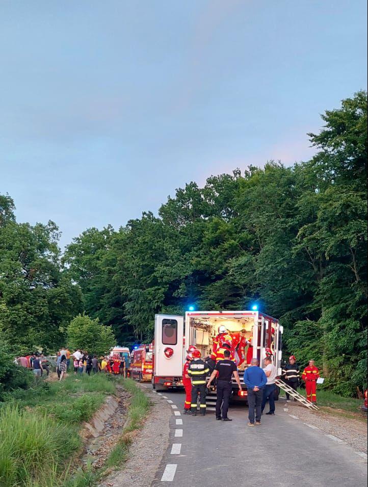 Tragedie la Bistrița Năsăud: Un adolescent de 16 ani s-a răsturnat cu mașina și a murit 18899595