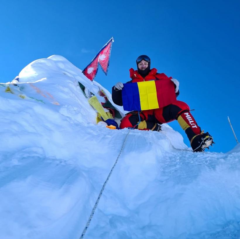 Tragedie pe munte. Un alpinist român a murit într-o tabără pe Everest 18899629