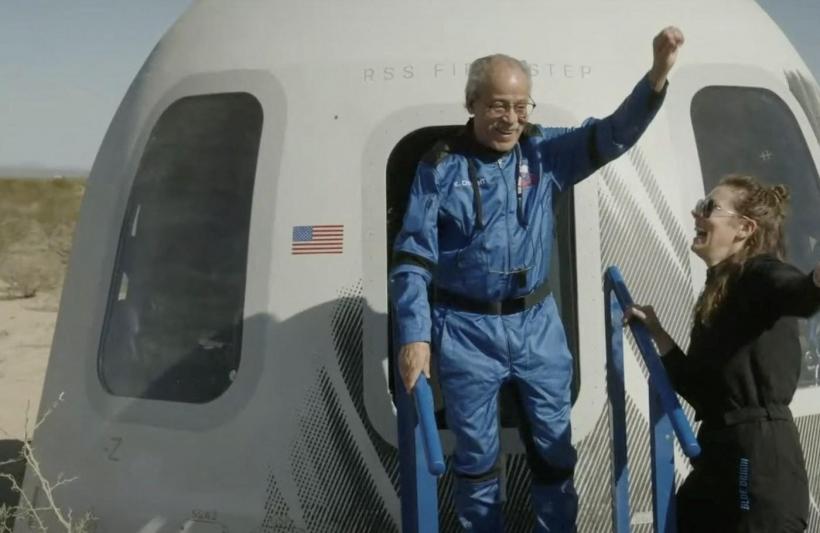 Cel mai vârstnic om care a ajuns în spațiu. A așteptat momentul timp de 60 de ani