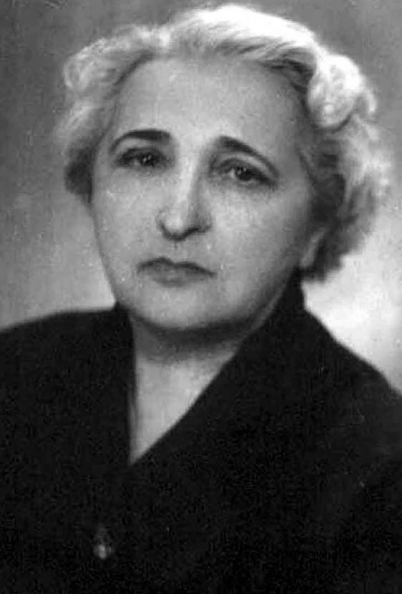 Eugen Lovinescu, „sburătorul” albinos cu ochi enigmatici de bou Apis 18899483