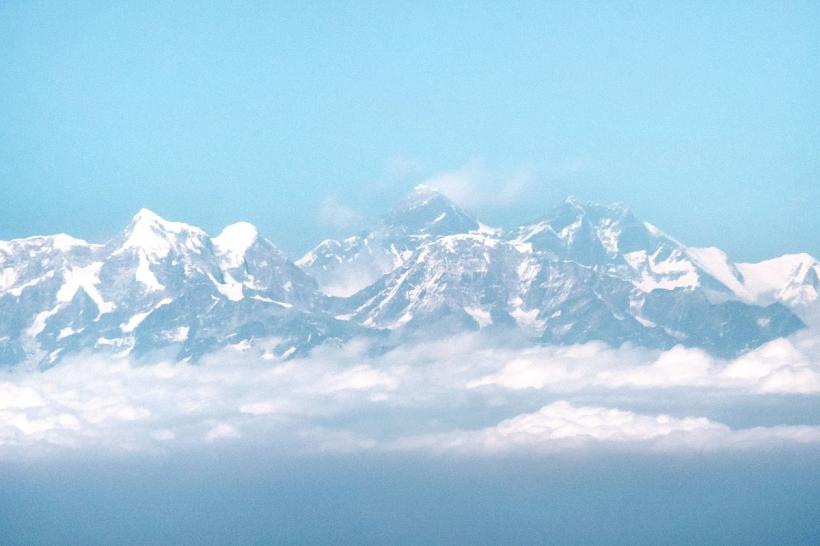 Record impresionant: Un șerpaș din Nepal a escalat Everestul pentru a 30-a oară