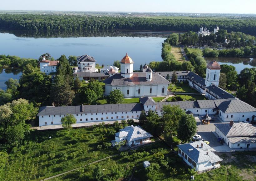 Daniel Turcea, poetul-ascet de la Cernica 18899693