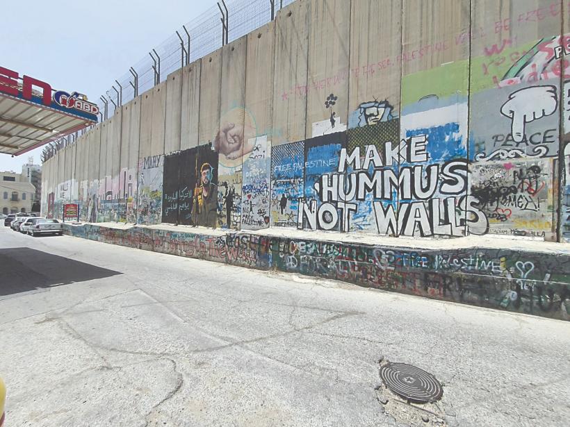 O privire în orașul-cușcă de lângă Betleem. Jurnalul, singura publicație din estul Europei care a reușit să pătrundă în tabăra „de risc” Aida Camp, din Palestina 18899943