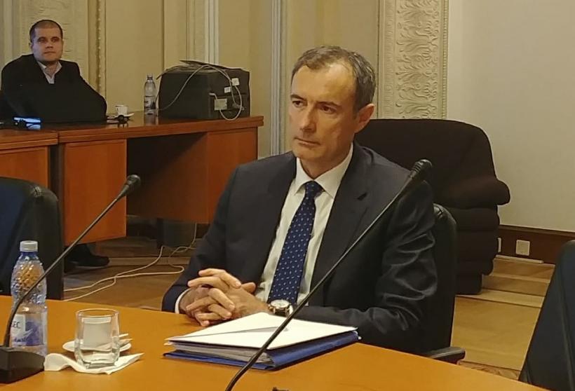 Acuzații teribile: Statuia generalului Coldea a căzut de pe soclu. Capul statului paralel, suspect ordinar la DNA 18899965