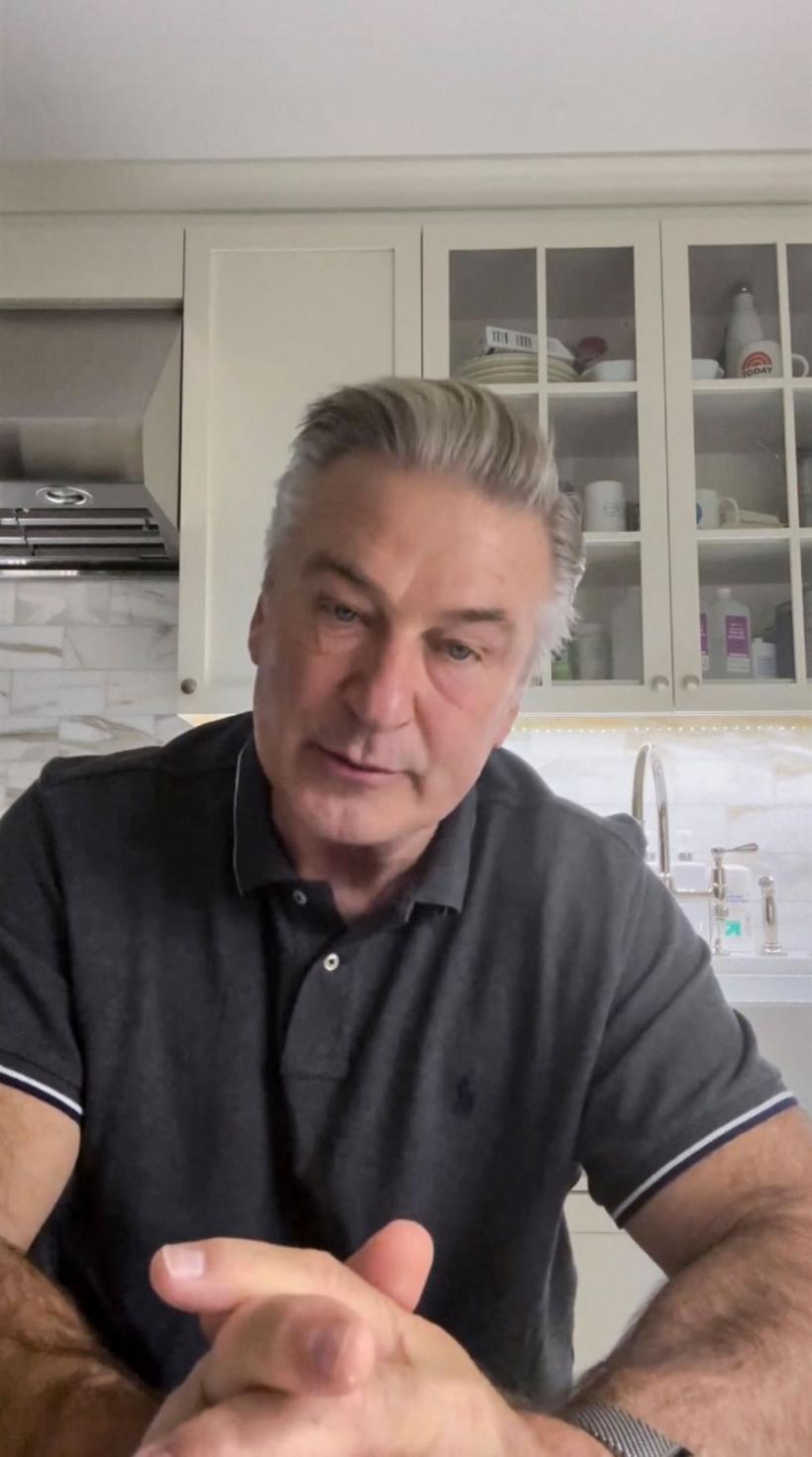 Cunoscutul actor Alec Baldwin va fi judecat pentru omor involuntar 18900147