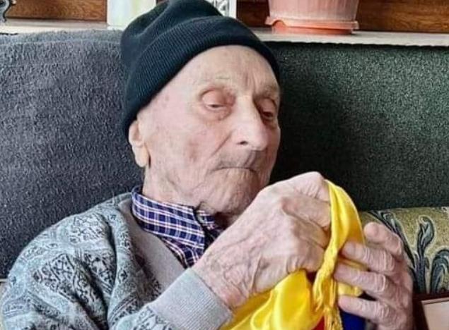 Cel mai vârstnic veteran al Armatei Române a împlinit 111 ani! Maiorul Ilie Ciocan: "Calul mi-a fost cea mai apropiată ființă în război"  18900749