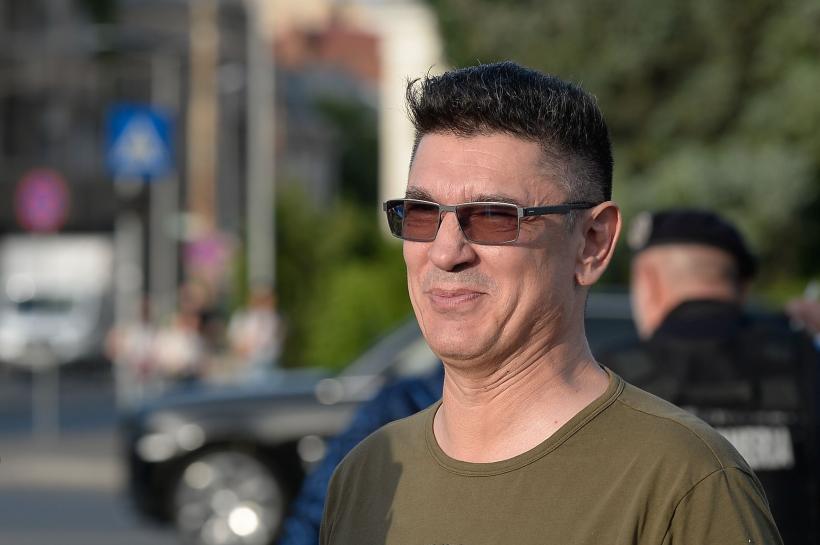 Șoșoacă atacă euro-Parlamentul cu vedete Facebook, moștenitori și „săraci” cu avere. Celebrul Luis Lazarus a făcut 51.200 de dolari și 16.500 de euro din publicitate online pe Facebook și YouTube 18900928