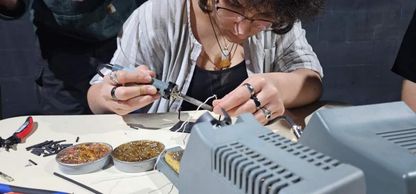  „Spații interdimensionale”, operă de artă de mari dimensiuni, creată de elevii de la 3 licee din Timișoara 18900971