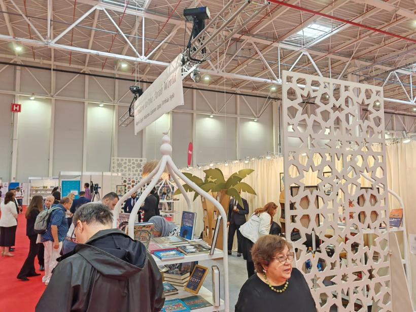 Standul culturii arabe, reprezentat de ambasadorii din șapte țări, la Bookfest 18900909