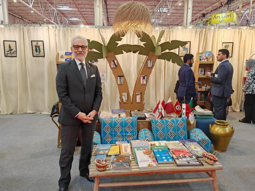 Standul culturii arabe, reprezentat de ambasadorii din șapte țări, la Bookfest 18900913