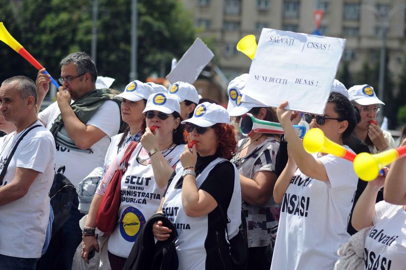 Sindicatele au declarat război Guvernului: Majorarea cu 10% a salariilor îi face pe bugetari mai săraci 18901097