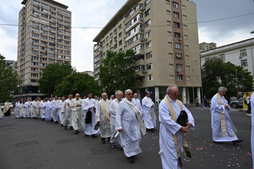Arhiepiscopia Romano-Catolică de București organizează procesiunea cu Preasfântul Sacrament pe străzile din centrul Capitalei