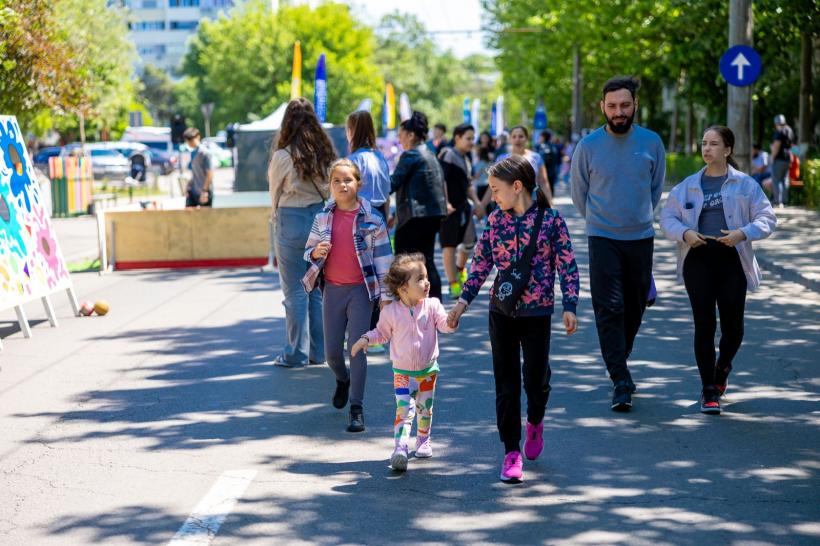 ÎN WEEKENDUL 1-2 IUNIE, „STRĂZI DESCHISE, BUCUREȘTI – PROMENADĂ URBANĂ” TRANSFORMĂ CALEA VICTORIEI ȘI STRADA BÂRCĂ DIN SECTORUL 5 ÎNTR-UN VERITABIL FESTIVAL AL COPILĂRIEI 18901308