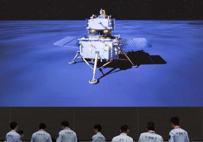 Sonda chineză decolează de pe Lună, după ce a prelevat, în premieră, eşantioane din partea întunecată