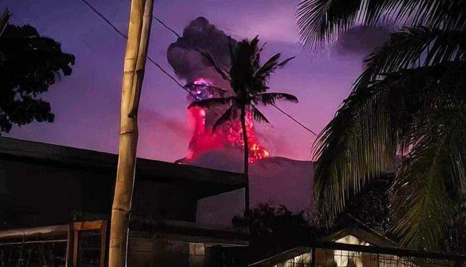 Vulcanul Kanlaon din Filipine a erupt