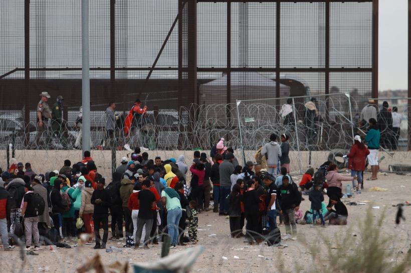Americanii împun restricții privind acordarea azilului la granița dintre SUA și Mexic