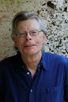 Noul volum al lui Stephen King, „Îți place mai întunecat“, pe locul întâi în topurile locale și internaționale 18902065