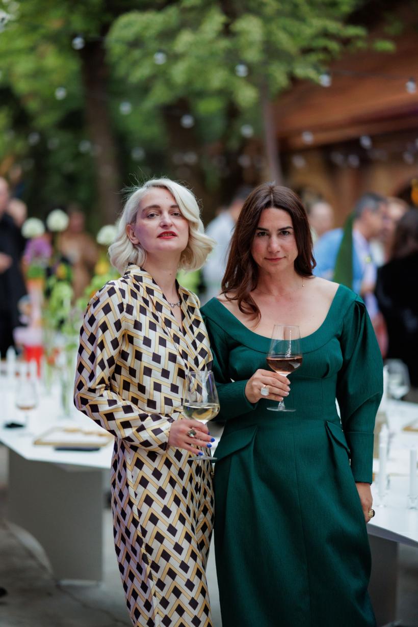 Au studiat afară, au revenit în țară 18902154