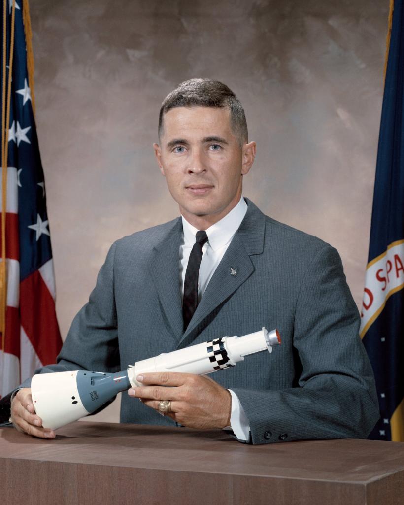 Astronautul de pe Apollo 8, care a surprins prima imagine color a Pământului, a murit într-un accident de avion