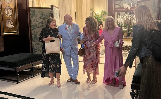 Dragostea nu are vârstă: Un veteran de război, de 100 de ani, s-a căsătorit cu o femeie de 96 de ani 18902538