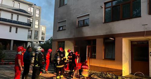 Incendiu într-un bloc din Sibiu. 30 de oameni s-au autoevacuat