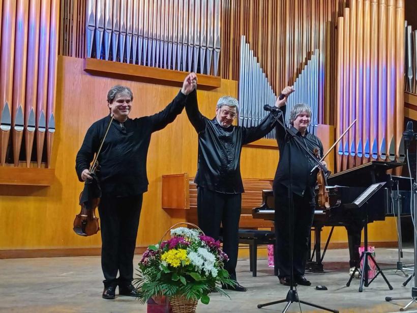 Stradivarius vs. Guarneri - confruntări cu săli pline în țară și în Republica Moldova. Turneul Național Duelul Viorilor continuă la Iași (11 iunie) și Caracal (12 iunie) 18902922