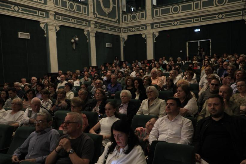 Stradivarius vs. Guarneri - confruntări cu săli pline în țară și în Republica Moldova. Turneul Național Duelul Viorilor continuă la Iași (11 iunie) și Caracal (12 iunie) 18902924