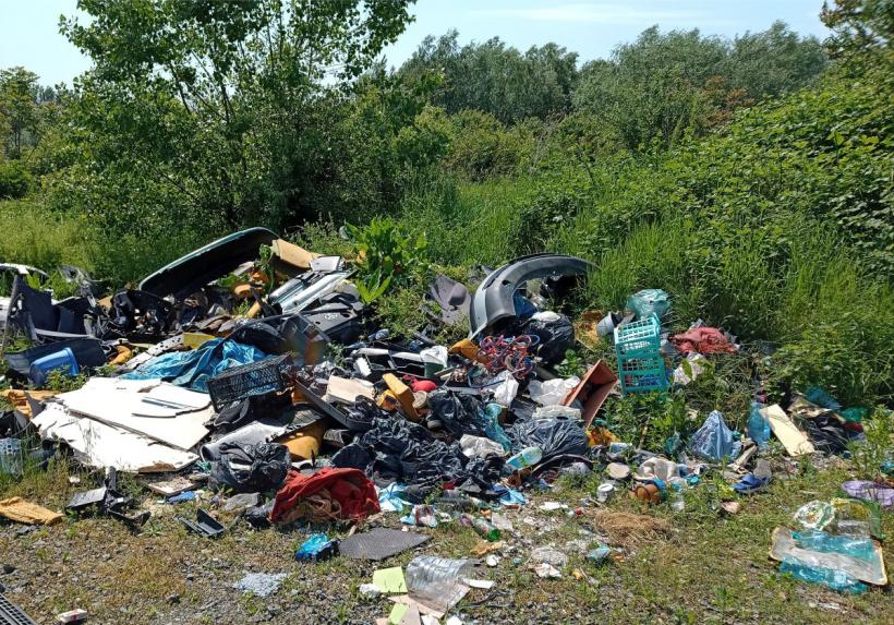 Stare de alertă în județul Brăila, din cauza gunoaielor 18903025