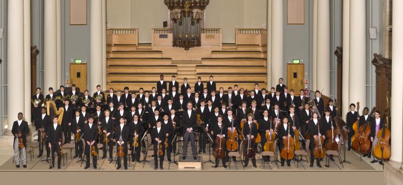 Eton College Symphony Orchestra vine în România