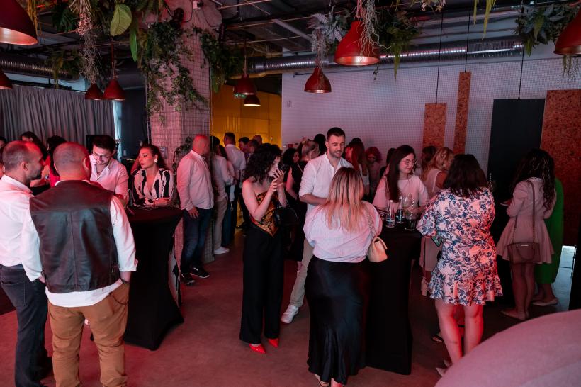 Șamponul anti-încărunțire cu efect de repigmentare 18903220