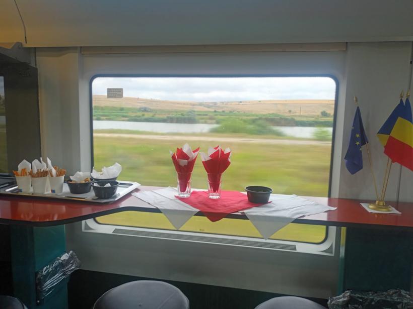 Trenul CFR Călători ajunge în 2 ore pe Litoral 18903465