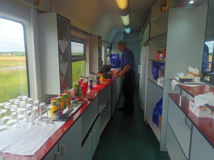 Trenul CFR Călători ajunge în 2 ore pe Litoral 18903467