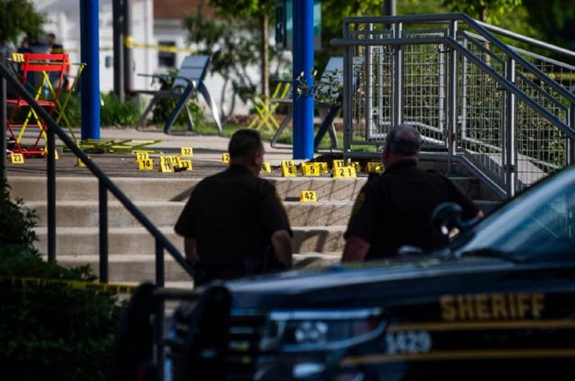 Nouă persoane, inclusiv doi copii, împușcate într-un parc acvatic din Michigan