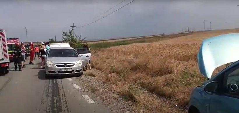 Carambol cu 5 mașini pe DJ 224 în județul Constanța! În accident au fost implicate 18 persoane, dintre care zece copii