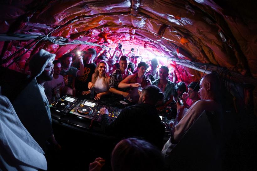 SAGA festival revine cu Rave Plane, Mainstage 360 și trei zone VIP. Cum va arăta anul acesta cel mai mare festival de muzică din București?  18903803