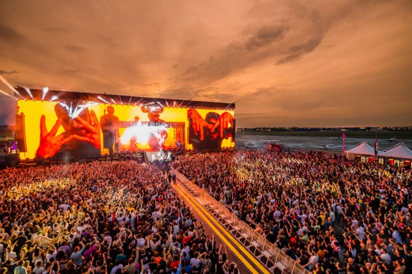 SAGA festival revine cu Rave Plane, Mainstage 360 și trei zone VIP. Cum va arăta anul acesta cel mai mare festival de muzică din București? 