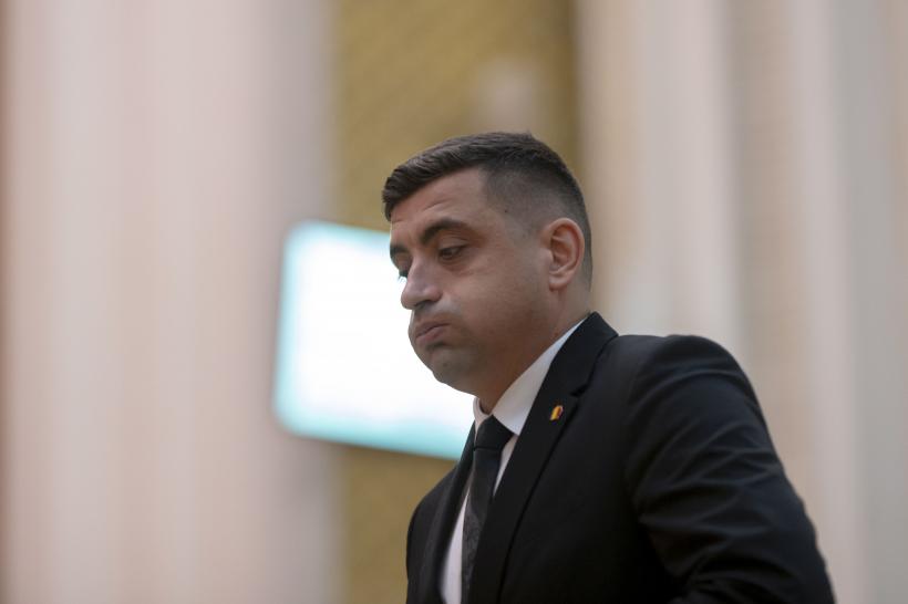 George Simion, la Parchetul General: „Am venit să îmi cer telefonul și să îmi cer dreptatea!” 18904271