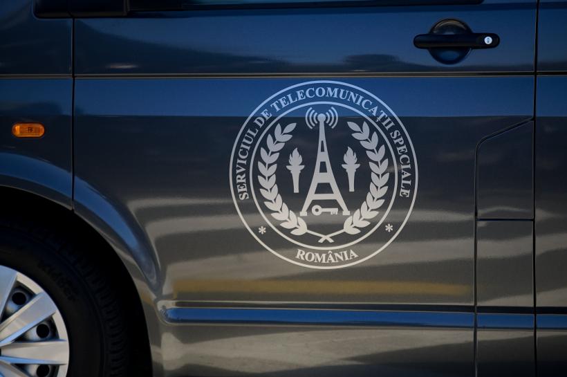 SIE și STS, cu girofar pe mașini. Pentru „transportarea urgentă a valizei diplomatice”  18904158