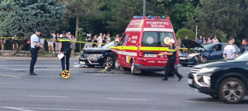 Accident cu o ambulanță SMURD și șase victime în centrul orașului Constanța